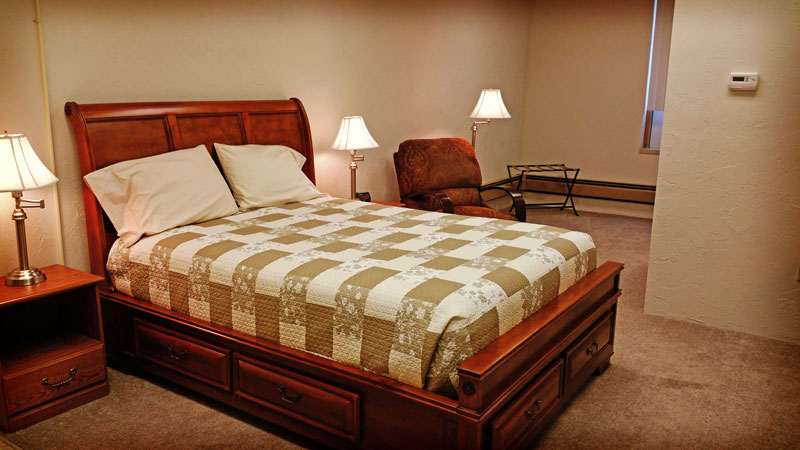 Motel Rooms - Mahoning Apartments (10)