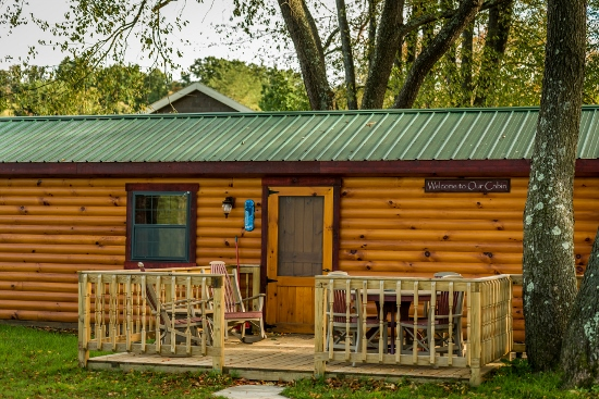 Eagle View creekside cabin and deck